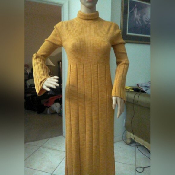 BNWOT MAXI SWEATER DRESS SZ. SM BY ELIZABETH & JAMES 100% WOOL GOLDEN COLOR LUX - Picture 7 of 13